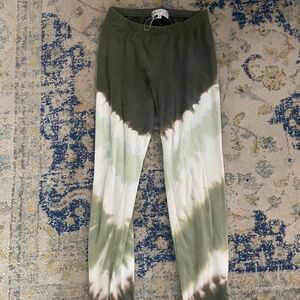 Wildfox size S never worn sweats +bonus tank
